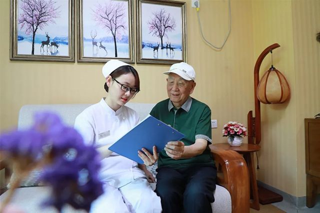 九游体育官网【燕达说】如何做好老人护理服务(图5)