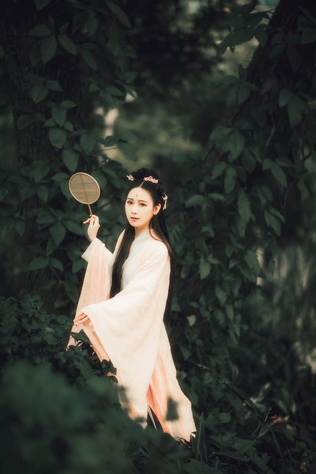 7旬老人哭诉：老伴去世后儿子给亲家买房养老却把我送到养老院(图12)