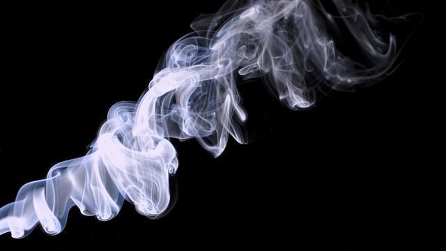 7旬老人哭诉：老伴去世后儿子给亲家买房养老却把我送到养老院(图3)