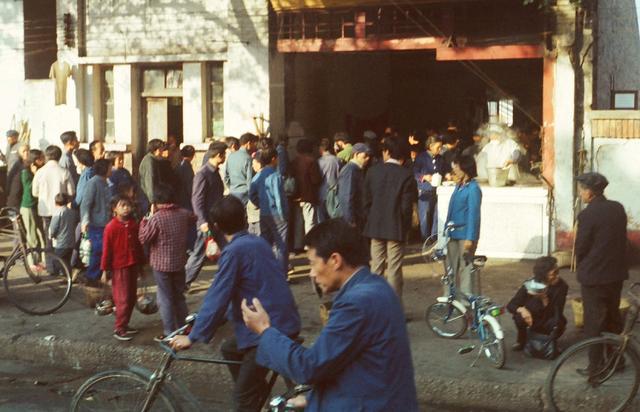 7旬老人哭诉：老伴去世后儿子给亲家买房养老却把我送到养老院(图7)