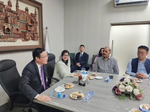 九游体育官方驻拉合尔总领事赵世人应邀访问拉合尔女子家政大学(图1)