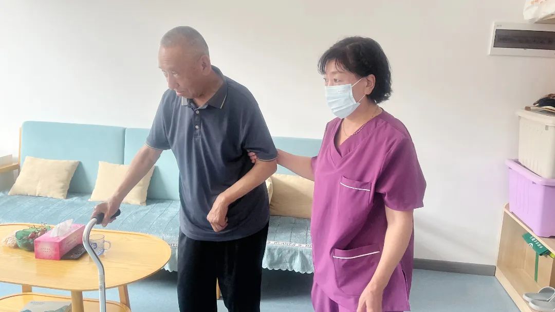 九游体育新巴尔虎右旗：“养老”变“享老” 托起老年人“稳稳的幸福”(图2)