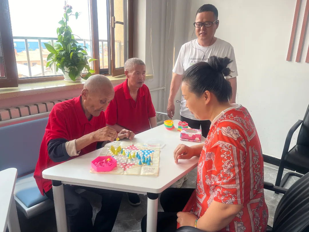 九游体育新巴尔虎右旗：“养老”变“享老” 托起老年人“稳稳的幸福”(图4)