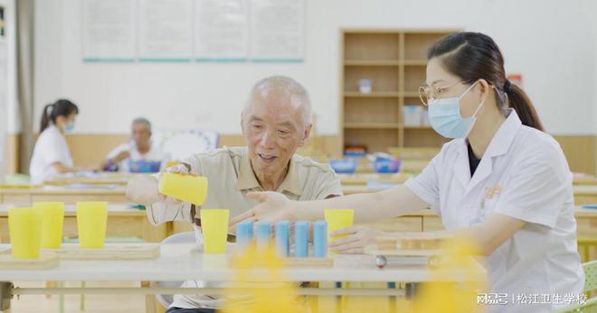 养老护理九游体育实践：提升照护质量与效率(图4)