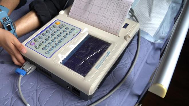 致敬医师节丨每日爬楼几十层 行走上万步家庭医九游体育生祁晓华让社区老人有“医”靠(图5)