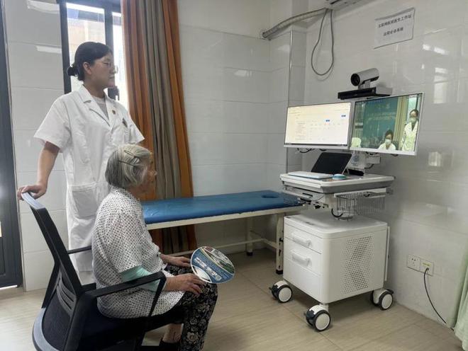 九游体育智慧医疗守护老人健康 青浦区建成“养老院+互联网医院”8家(图1)