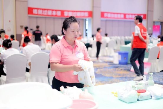 202九游体育4年成都百万职工技能大赛母婴护理员比赛落幕(图1)