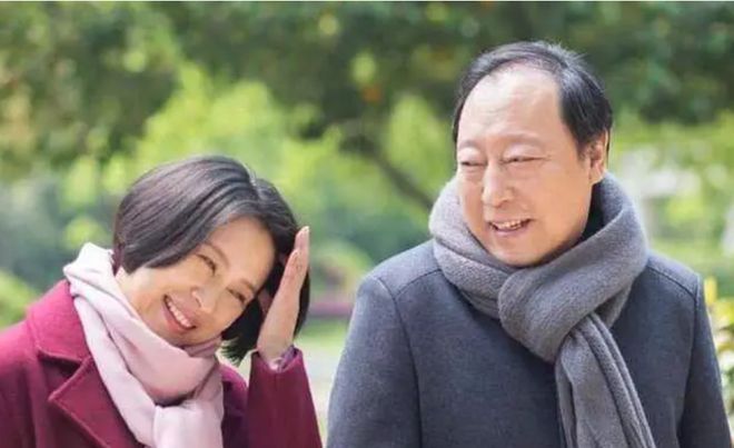 上海老人千万遗产赠保九游体育姆出国多年的养女怒告法庭法院判决揭晓(图1)