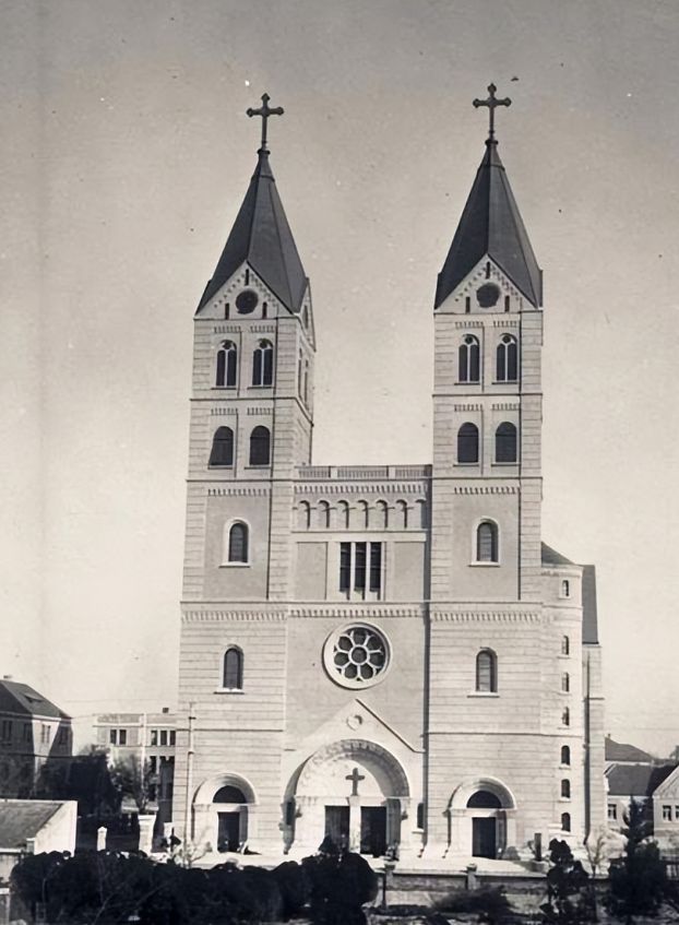 九游体育因69年前一句诺言美国老人坚持在中国定居成山东十大感动人物(图6)