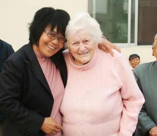 九游体育因69年前一句诺言美国老人坚持在中国定居成山东十大感动人物(图5)