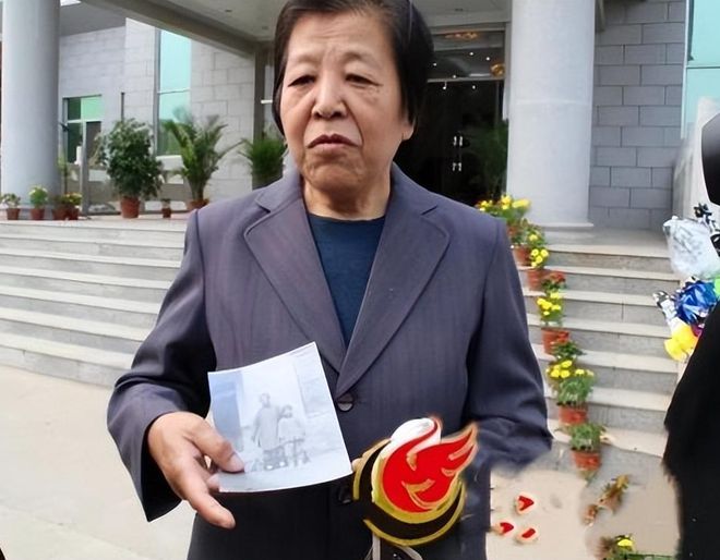 九游体育因69年前一句诺言美国老人坚持在中国定居成山东十大感动人物(图23)