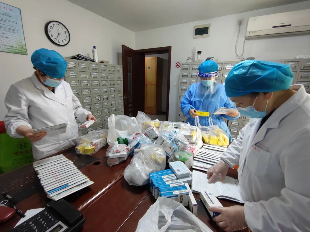 九游体育为了300多位老人60余位护理员已坚守近2月！(图3)