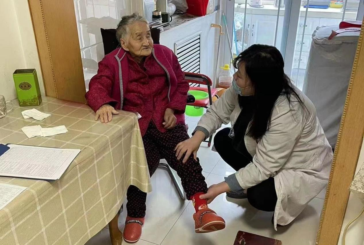 太原市迎泽区开展适宜护理上门服务九游体育项目 提高民生保障水平(图2)